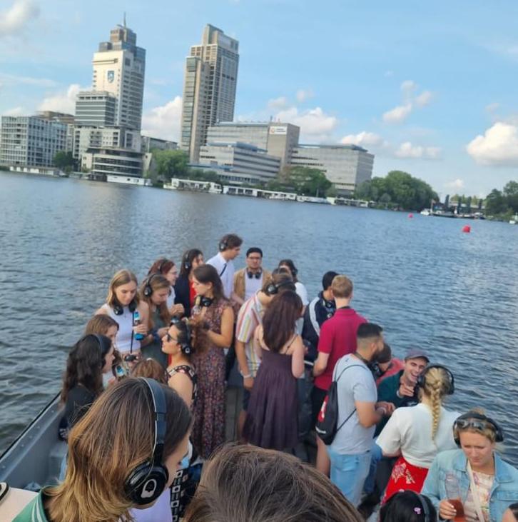 SIlent Disco boot op de Amstel